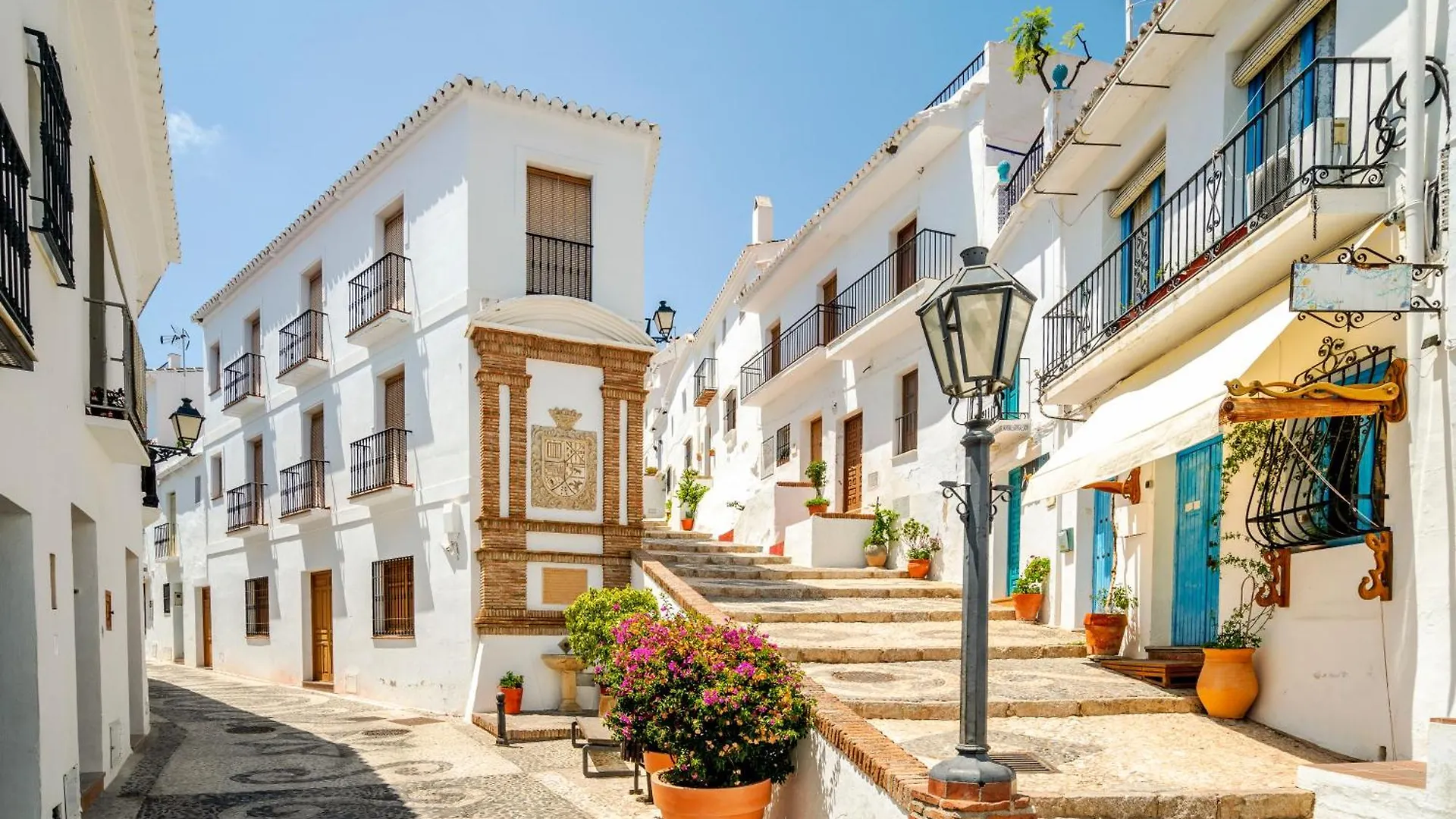 Estudio Velero En El Centro De Nerja - South Costa Spain
