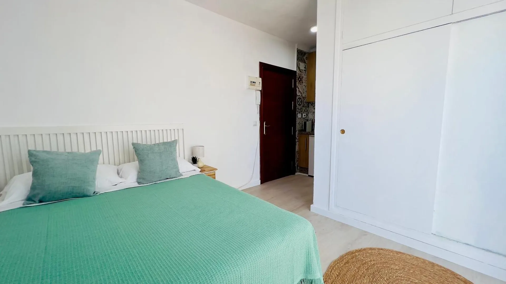 Estudio Velero En El Centro De Nerja - South Costa Apartment
