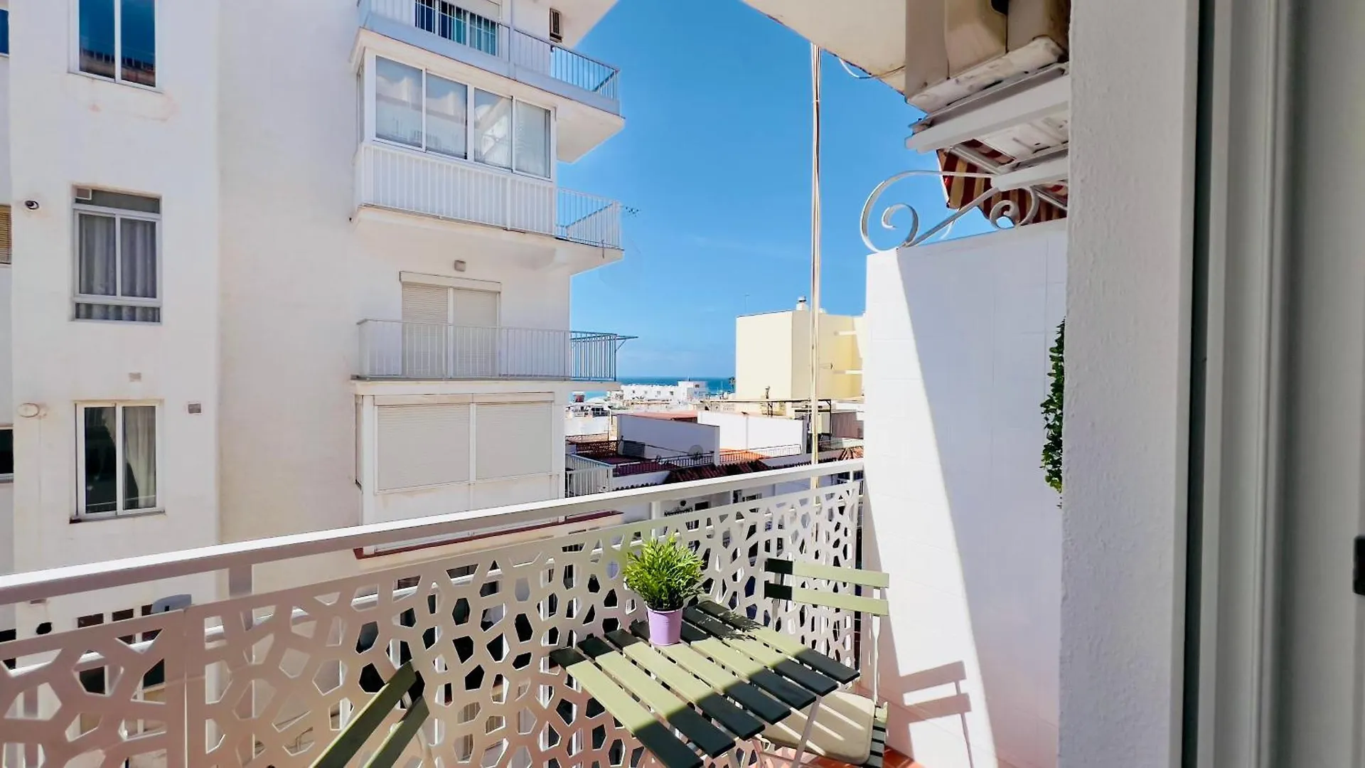 Estudio Velero En El Centro De Nerja - South Costa