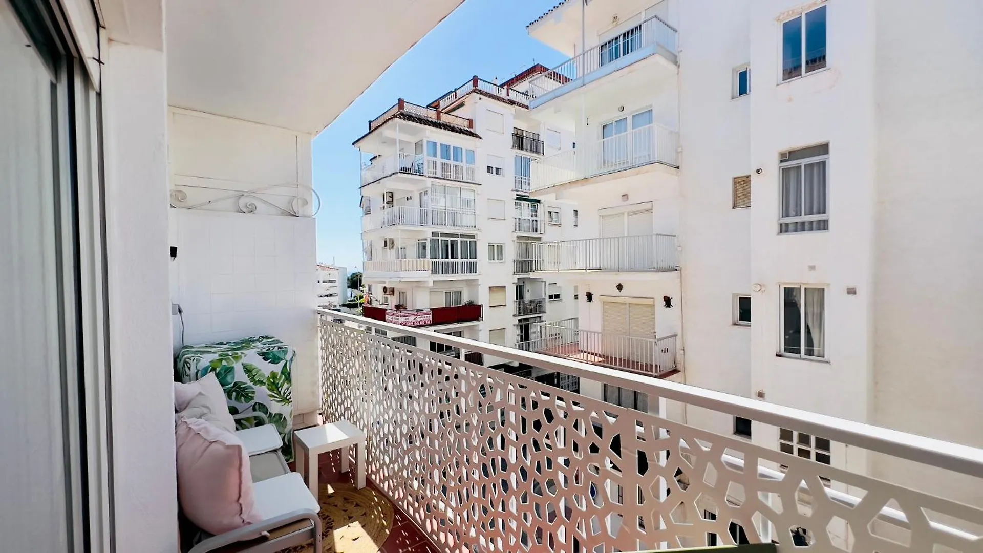 Estudio Velero En El Centro De Nerja - South Costa Apartment